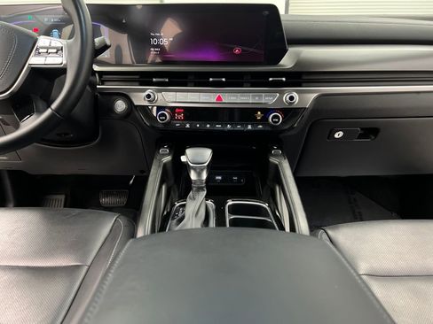 Used 2025 Kia Telluride S image 48