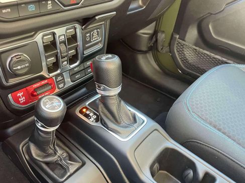 Used 2024 Jeep Wrangler Unlimited Rubicon 4xe image 30