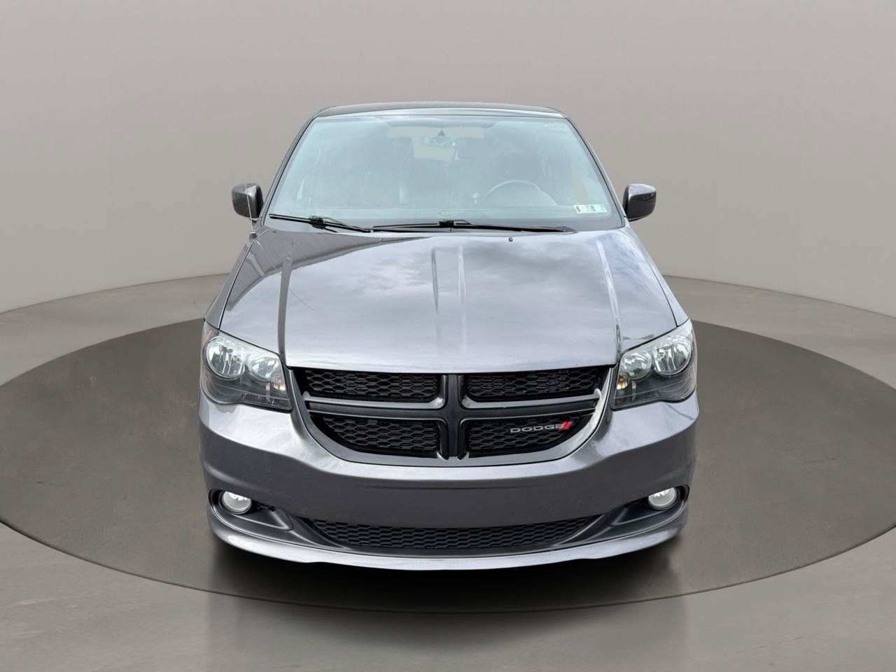 Used 2017 Dodge Grand Caravan SXT w/ Driver Convenience Group FWD image 9