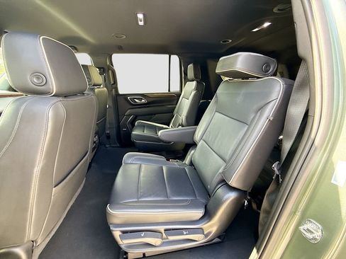 Used 2024 Chevrolet Suburban Premier AWD/4WD image 26