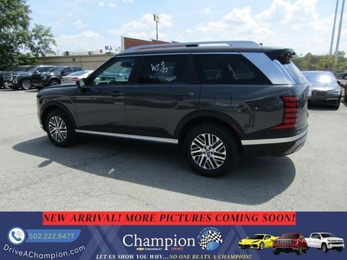 Used 2026 Hyundai Palisade SEL FWD image 6
