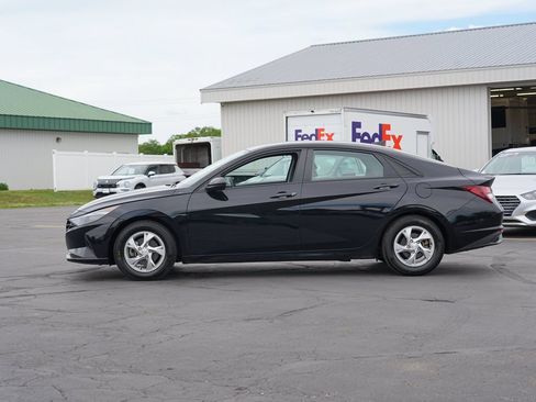 Used 2023 Hyundai Elantra SE FWD image 6