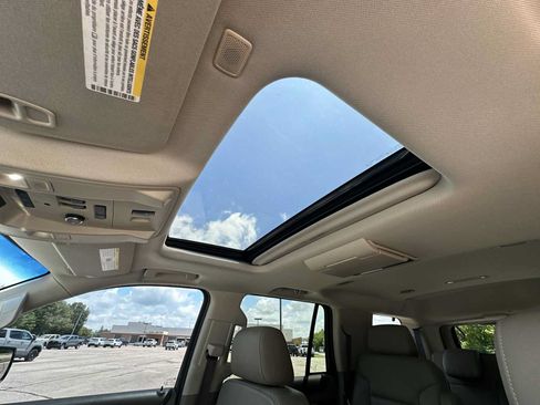 Used 2019 Chevrolet Tahoe Premier AWD/4WD image 20
