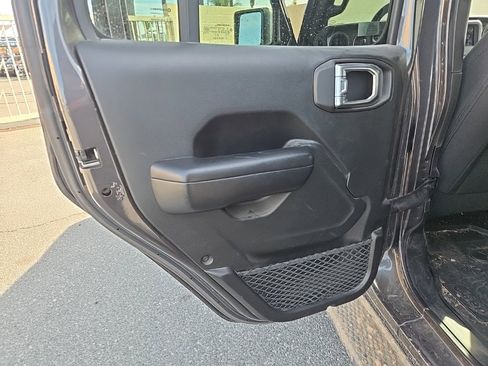 Used 2018 Jeep Wrangler Unlimited Sport S image 21