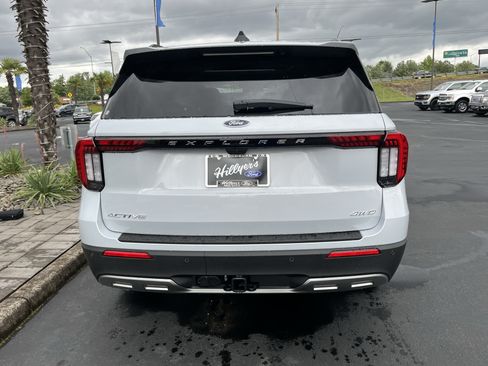 New 2026 Ford Explorer Active AWD/4WD image 4
