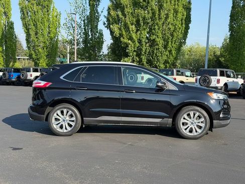 Used 2019 Ford Edge Titanium AWD/4WD image 3