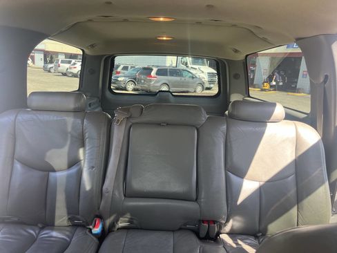 Used 2005 GMC Yukon XL Denali image 22
