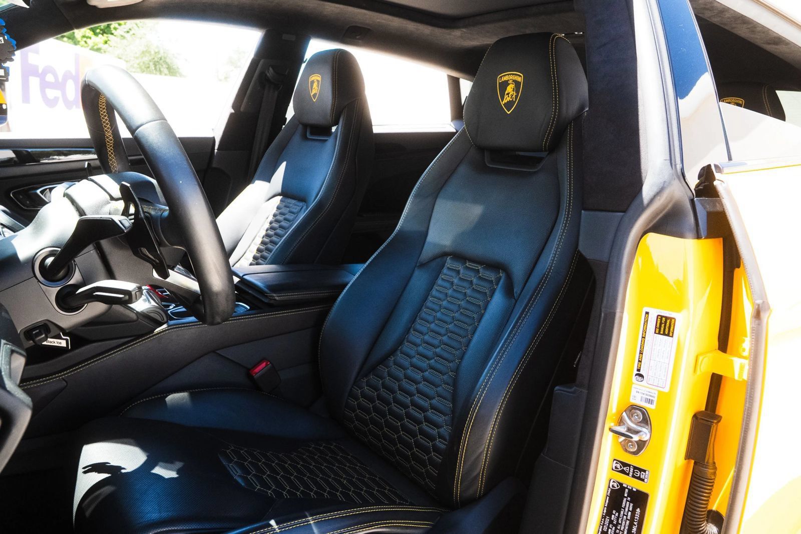 Used 2021 Lamborghini Urus AWD/4WD image 27