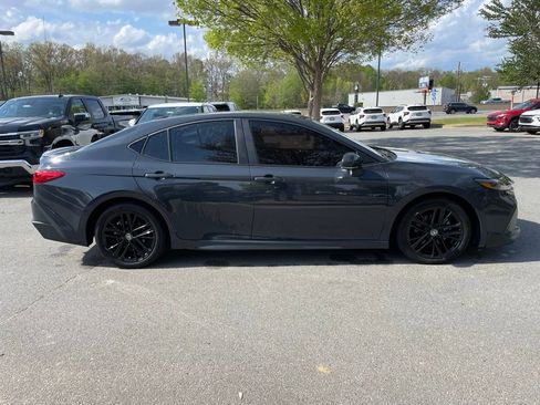 Used 2025 Toyota Camry SE image 8