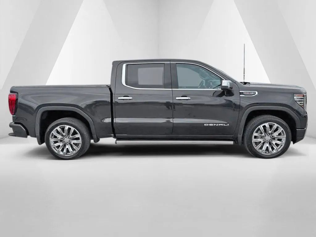 Used 2023 GMC Sierra 1500 Denali AWD/4WD image 9