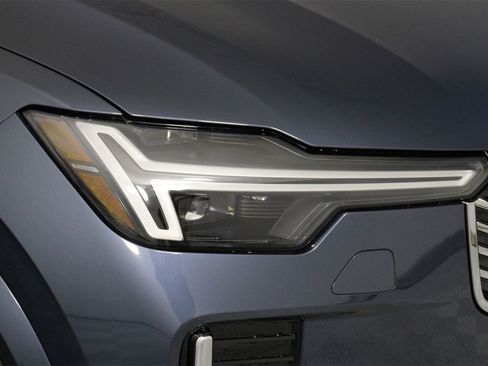 New 2026 Volvo XC90 B5 Plus image 14
