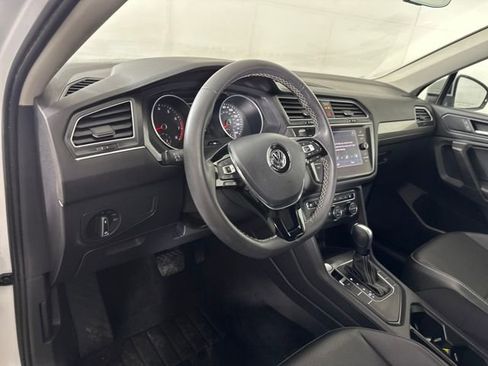 Used 2021 Volkswagen Tiguan SE image 13