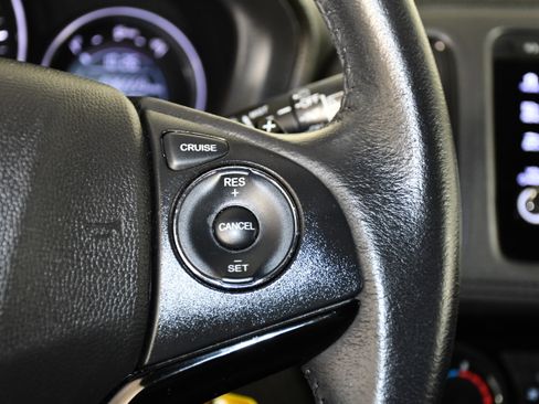 Used 2021 Honda HR-V Sport image 21