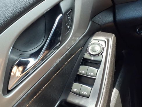 Used 2020 Chevrolet Traverse LS AWD/4WD image 26
