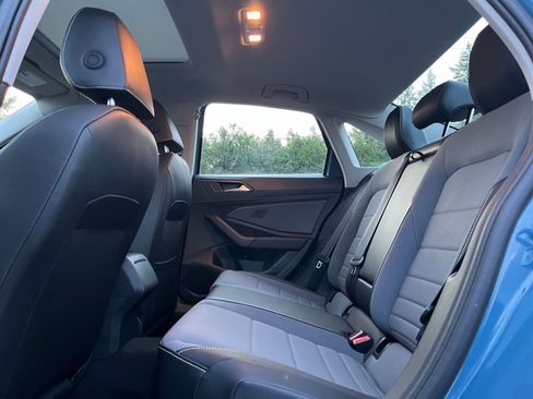 Used 2025 Volkswagen Jetta SE image 25