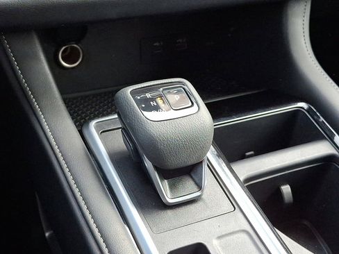 Used 2025 Nissan Pathfinder SV image 15