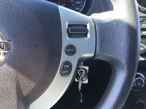 Used 2015 Nissan Rogue S w/ Convenience Package AWD/4WD image 28