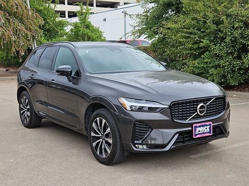 Used 2025 Volvo XC60 B5 Core AWD/4WD image 3