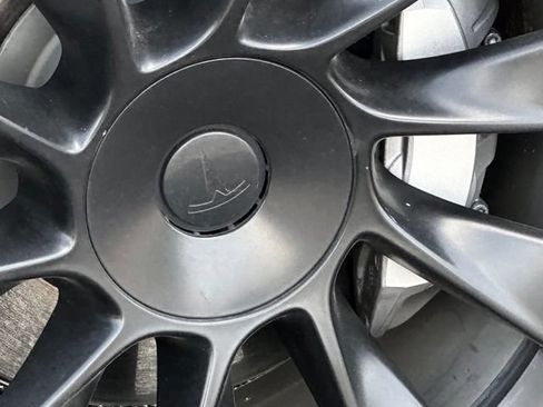 Used 2021 Tesla Model Y Long Range AWD/4WD image 30