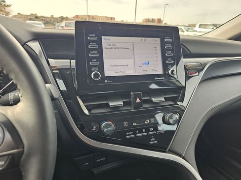 Used 2023 Toyota Camry SE w/ Cold Weather Package image 25