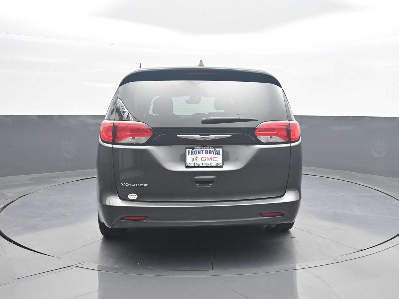 Used 2023 Chrysler Voyager LX FWD image 6