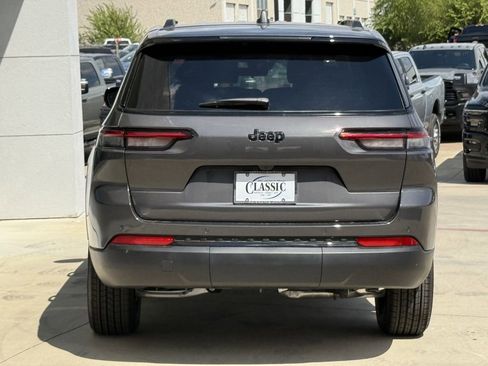 New 2025 Jeep Grand Cherokee L Altitude image 5