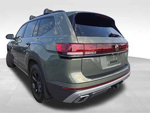 Used 2024 Volkswagen Atlas Peak Edition SEL AWD/4WD image 3