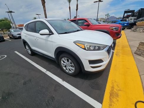 Used 2020 Hyundai Tucson SE FWD image 2