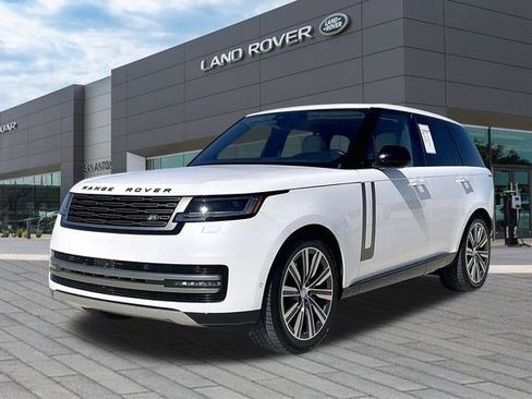 Used 2023 Land Rover Range Rover SE image 1