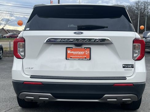 Used 2020 Ford Explorer XLT w/ Equipment Group 202A image 6