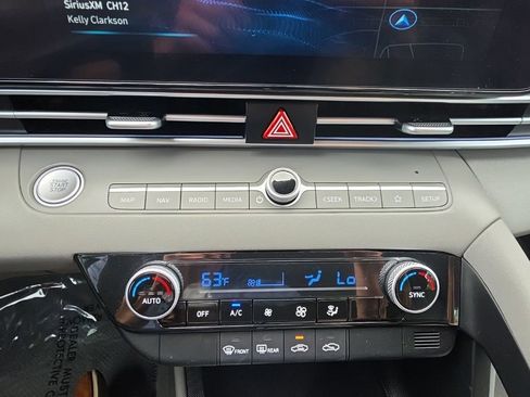 Used 2024 Hyundai Elantra SEL FWD image 20