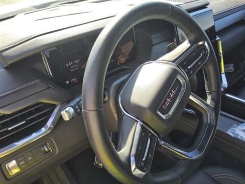 Used 2024 GMC Acadia Elevation FWD image 6