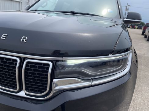 Used 2024 Jeep Wagoneer L Series II RWD image 10