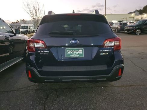 Used 2018 Subaru Outback 2.5i Limited image 9