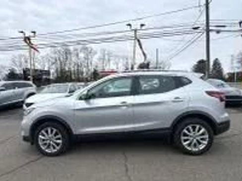 Used 2022 Nissan Rogue Sport SV AWD/4WD image 8