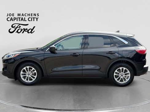 Used 2022 Ford Escape SE w/ Cold Weather Package FWD image 8