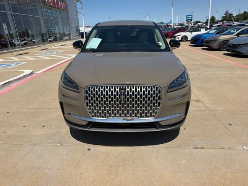 Used 2025 Lincoln Corsair FWD image 8
