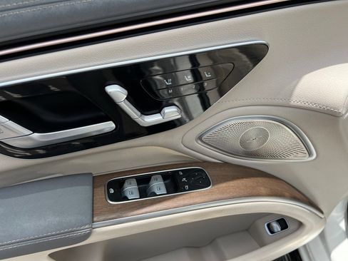 Used 2022 Mercedes-Benz EQS 580 4MATIC Sedan image 29