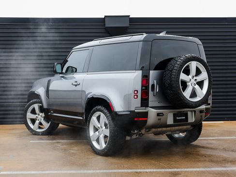 Used 2021 Land Rover Defender 90 X-Dynamic S image 3