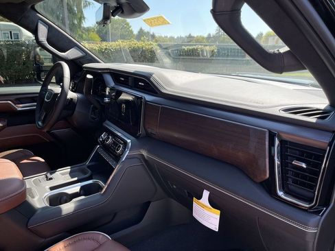 New 2025 GMC Sierra 3500 Denali Ultimate image 30