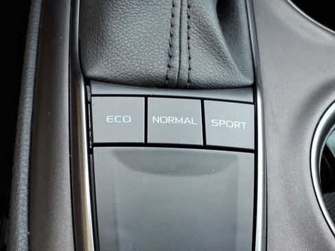 Used 2023 Toyota Camry SE FWD image 23