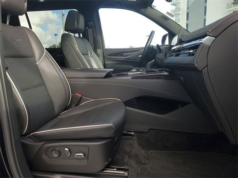 Used 2023 Cadillac Escalade ESV Sport w/ Touring Package image 21