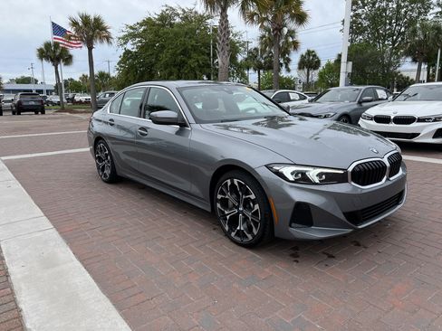 Used 2025 BMW 330i Sedan image 3