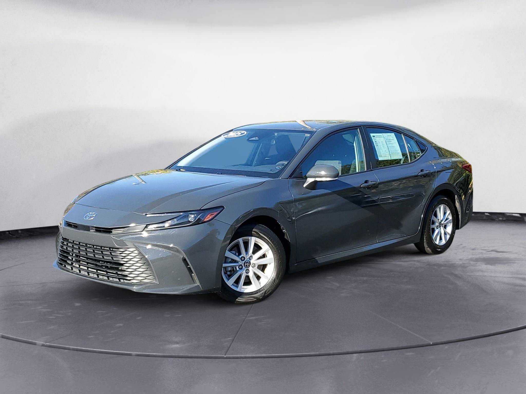 Used 2025 Toyota Camry LE FWD image 1