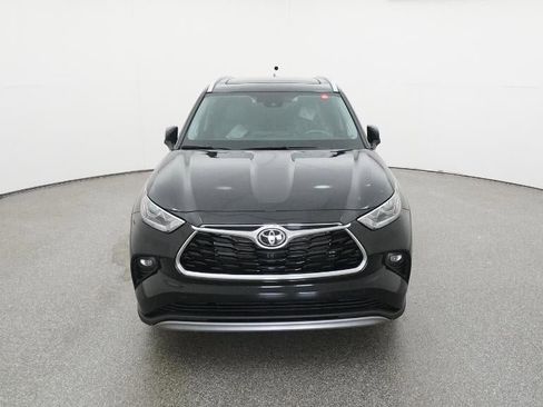 New 2026 Toyota Highlander Platinum image 50