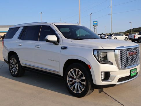 Used 2021 GMC Yukon Denali w/ Denali Premium Package AWD/4WD image 5