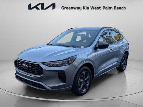 Used 2024 Ford Escape ST-Line w/ Tech Pack #1 image 4