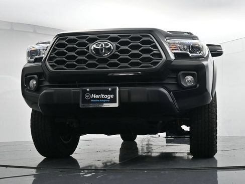 Used 2023 Toyota Tacoma TRD Off-Road AWD/4WD image 32