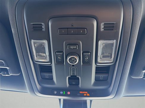 Used 2022 Chevrolet Tahoe High Country image 35