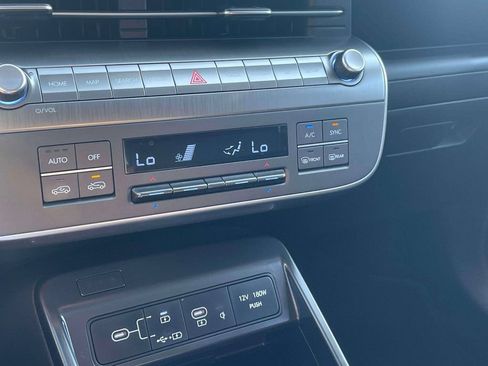 Used 2024 Hyundai Kona Limited AWD/4WD image 30